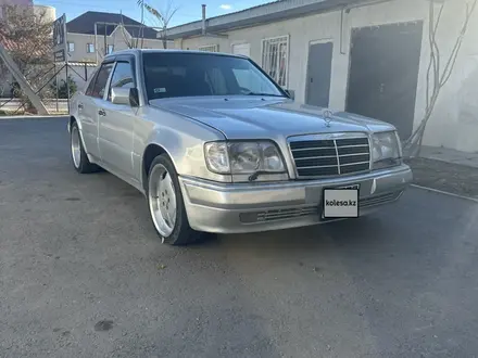 Mercedes-Benz E 320 1993 года за 4 000 000 тг. в Актау – фото 5