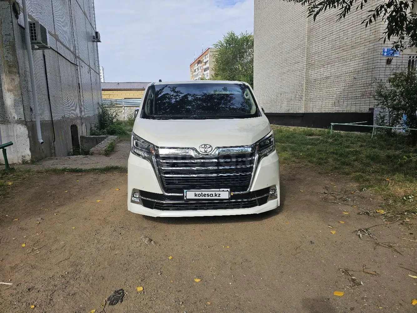 Toyota Granvia, 2020