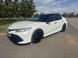 Toyota Camry 2019 года за 10 000 000 тг. в Астана