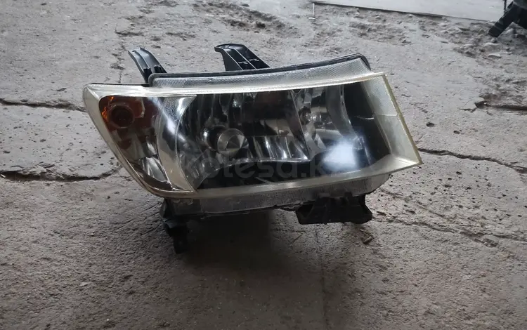 Фара Toyota Bb за 12 000 тг. в Алматы