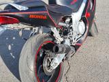 Honda  CBR 600F 2000 года за 1 900 000 тг. в Усть-Каменогорск – фото 2