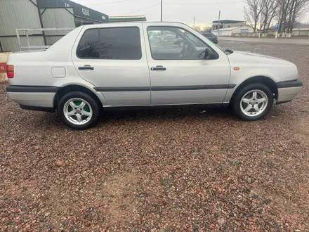 Volkswagen Vento 1993 года за 1 850 000 тг. в Кулан – фото 11