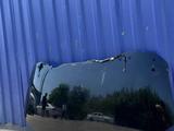 Лобовое стекло крышки багажника на Toyota Highlander XU50 за 140 000 тг. в Алматы – фото 2