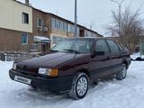 Volkswagen Passat 1991 годаfor1 050 000 тг. в Караганда