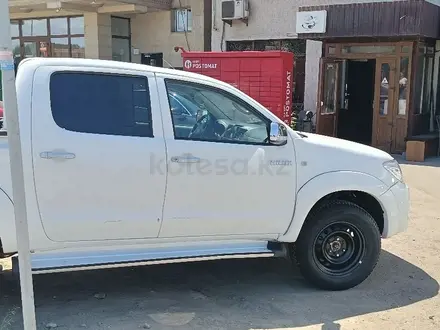 Toyota Hilux 2010 года за 8 000 000 тг. в Алматы – фото 2