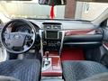 Toyota Camry 2014 годаfor10 200 000 тг. в Актобе – фото 5