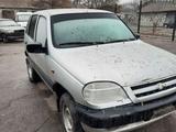 Chevrolet Niva 2007 года за 850 000 тг. в Шымкент – фото 2