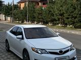 Toyota Camry 2013 годаfor8 500 000 тг. в Алматы – фото 2