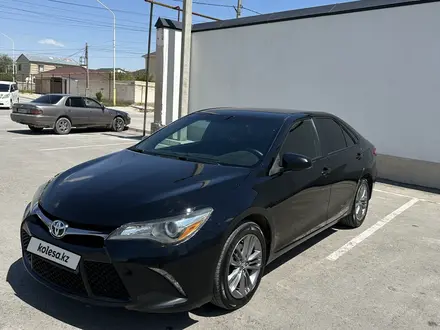 Toyota Camry 2015 года за 7 800 000 тг. в Жанаозен – фото 2