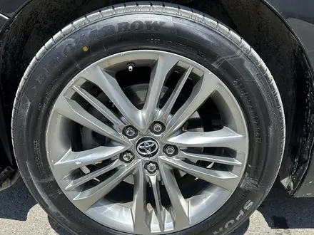 Toyota Camry 2015 года за 7 800 000 тг. в Жанаозен – фото 8