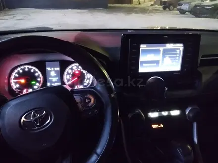 Toyota RAV4 2022 годаүшін10 978 000 тг. в Актобе – фото 6