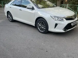 Toyota Camry, 2016