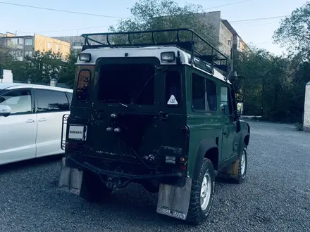 Land Rover Defender 1997 года за 9 000 000 тг. в Караганда – фото 6