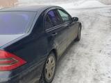 Mercedes-Benz C 180 2001 года за 1 800 000 тг. в Усть-Каменогорск – фото 2