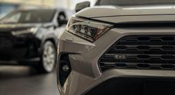 Toyota RAV4 Prestige+ 2025 года за 21 790 000 тг. в Усть-Каменогорск – фото 2