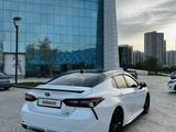Toyota Camry 2021 года за 17 500 000 тг. в Астана – фото 5