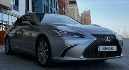 Lexus ES 250 2020 года за 23 500 000 тг. в Актау