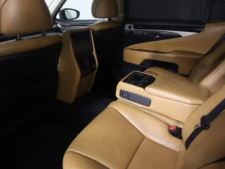 Lexus LS 600h 2015 года за 17 580 000 тг. в Астана – фото 15