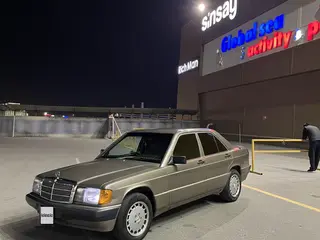 Mercedes-Benz 190