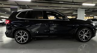 BMW X5 2021 года за 40 500 000 тг. в Астана