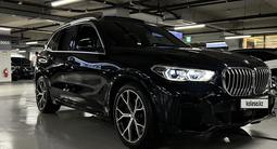 BMW X5 2021 года за 40 500 000 тг. в Астана – фото 2