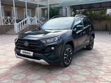 Toyota RAV4 2020 года за 15 500 000 тг. в Актау – фото 5