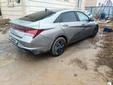 Hyundai Elantra 2023 годаfor11 800 000 тг. в Актобе – фото 2