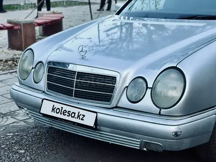 Mercedes-Benz E 230 1996 года за 2 200 000 тг. в Шу – фото 5