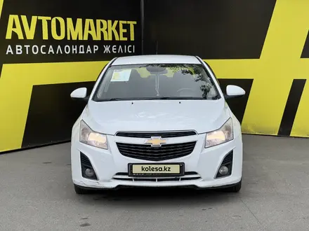 Chevrolet Cruze 2013 года за 3 000 000 тг. в Семей – фото 2
