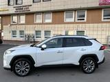 Toyota RAV4 2021 годаүшін19 500 000 тг. в Астана – фото 2