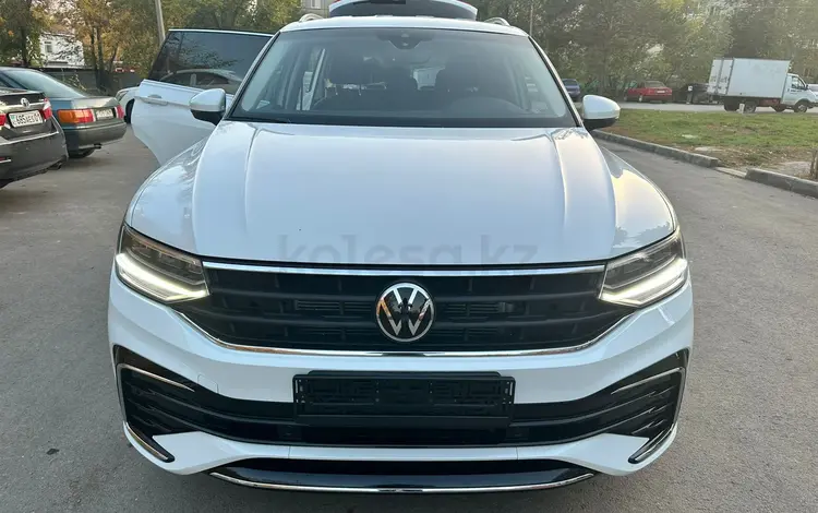 Volkswagen Tiguan 2021 года за 14 200 000 тг. в Костанай