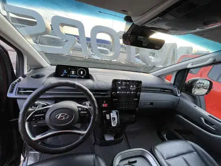 Hyundai Staria 2022 года за 18 000 000 тг. в Астана – фото 2