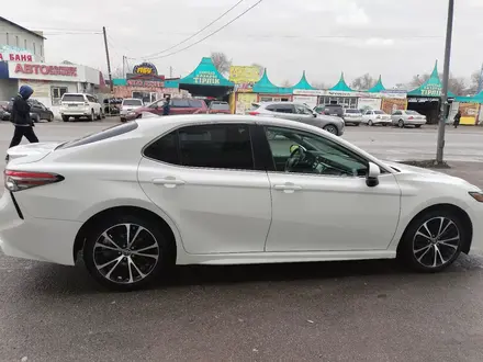 Toyota Camry 2019 года за 12 400 000 тг. в Алматы – фото 4