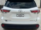 Toyota Highlander 2014 года за 15 500 000 тг. в Жанаозен – фото 2