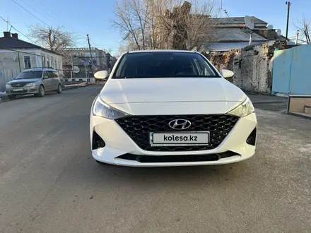 Hyundai Accent 2021 года за 8 300 000 тг. в Уральск – фото 3