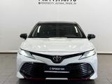 Toyota Camry 2020 года за 13 350 000 тг. в Астана – фото 5