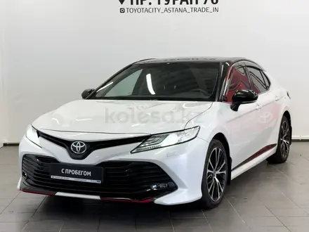 Toyota Camry 2020 года за 12 850 000 тг. в Астана