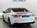 Toyota Camry 2020 года за 13 350 000 тг. в Астана – фото 2