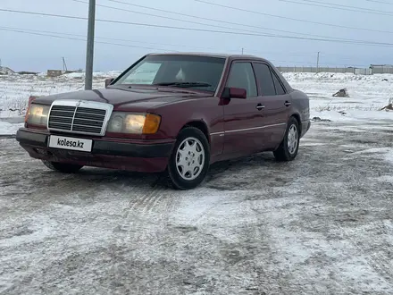 Mercedes-Benz E 230 1992 года за 1 550 000 тг. в Астана – фото 2