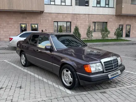 Mercedes-Benz E 260 1992 года за 3 000 000 тг. в Шымкент – фото 2