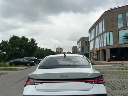 Hyundai Elantra 2024 года за 8 500 000 тг. в Алматы – фото 2
