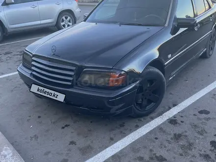 Mercedes-Benz C 220 1995 года за 1 700 000 тг. в Караганда