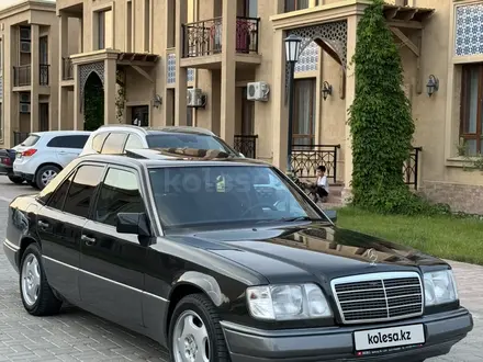 Mercedes-Benz E 220 1993 годаүшін3 700 000 тг. в Туркестан – фото 2