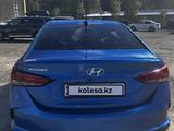 Hyundai Accent 2020 года за 6 700 000 тг. в Атырау – фото 2