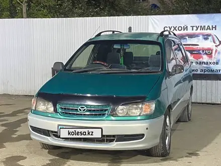Toyota Ipsum 1998 года за 3 500 000 тг. в Алматы