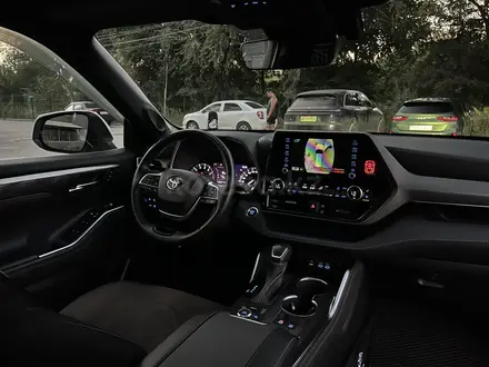 Toyota Highlander 2022 года за 27 000 000 тг. в Алматы – фото 7
