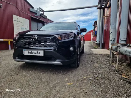 Toyota RAV4 2019 года за 16 000 000 тг. в Астана