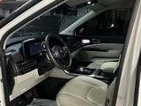 Kia Carnival 2021 года за 18 500 000 тг. в Атырау – фото 3