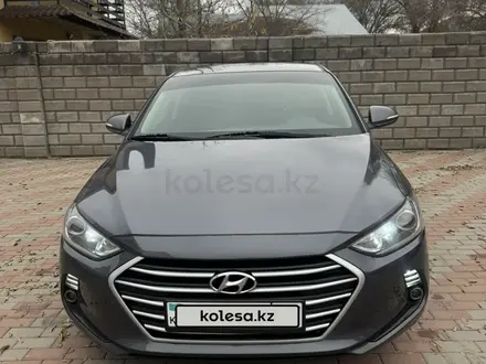 Hyundai Elantra 2018 года за 7 800 000 тг. в Алматы – фото 2