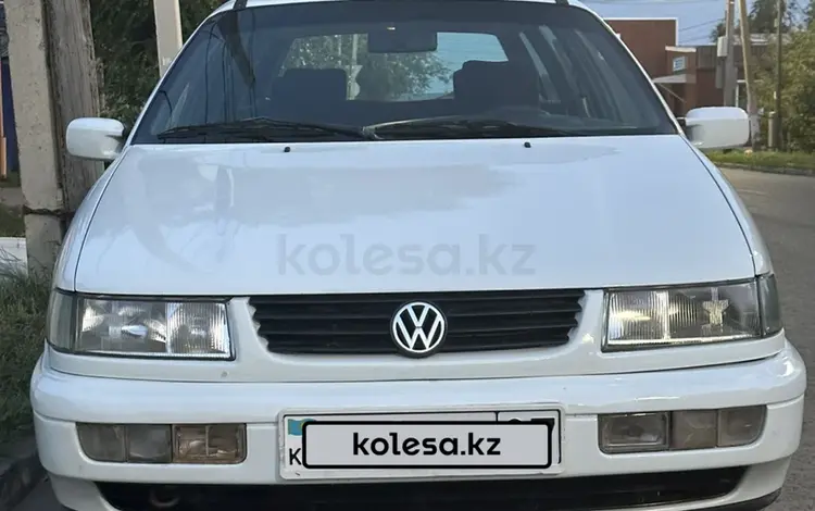 Volkswagen Passat 1995 годаүшін2 200 000 тг. в Уральск